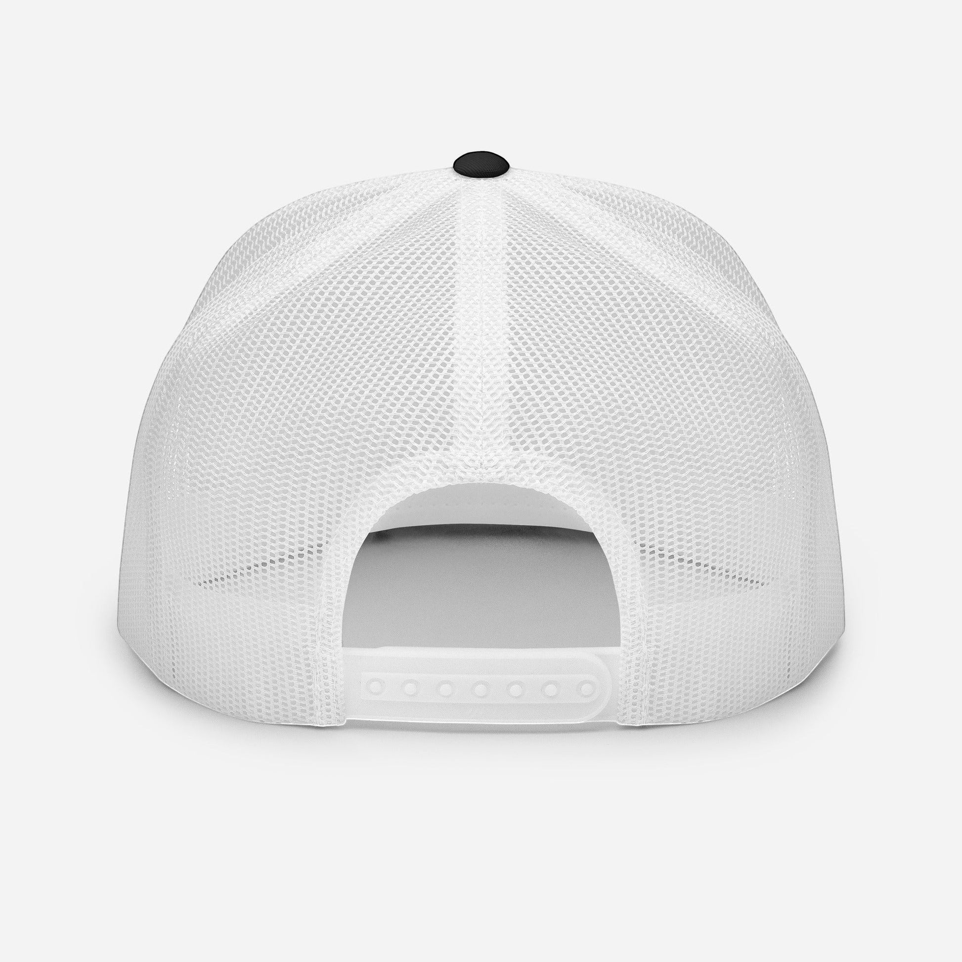 Trucker Cap Reto - Classic Collection Destaca-te com Estilo e Personalidade Na nossa marca, acreditamos que a moda deve ser uma extensão da tua personalidade. Por isso, criámos o Chapéu Reto Exclusivo - uma peça única que te distingue e celebra a tua paix