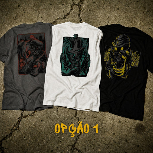 Pack de três t-shirts astredik com estampados de arte urbana estilo graffiti em tons de cinzento, branco e preto.