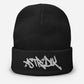 Gorro - Classic Collection Sente-te Único, Autêntico e Cheio de Atitude Na nossa marca, acreditamos que a moda deve ser uma extensão da tua personalidade, não apenas uma tendência passageira. Criámos o nosso Gorro clássico - uma peça única que te distingu